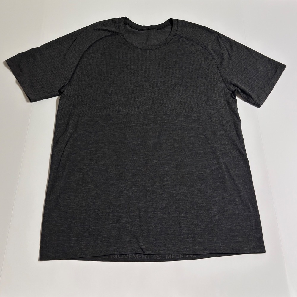 Lululemon Mens Metal Vent Tech Short Sleeve Shirt Charcoal Gray Heather Size M